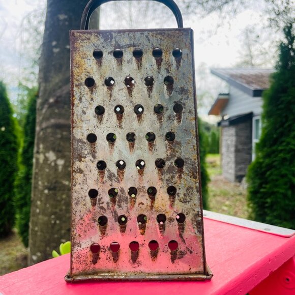 Vintage, Rustic, Farmhouse, Shabby Chic Box Graters- Large - Picture 4 of 6